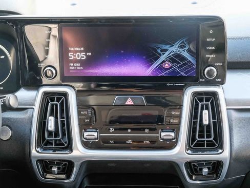 Used 2023 Kia Sorento SX AWD/4WD image 14