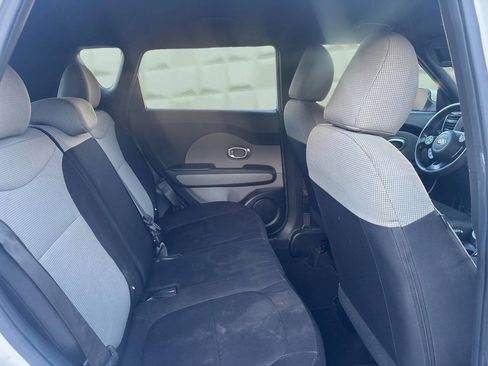 Used 2015 Kia Soul FWD image 18