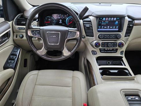 Used 2018 GMC Yukon Denali w/ Denali Ultimate Package AWD/4WD image 3