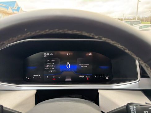 Used 2025 Volkswagen Taos SE image 18