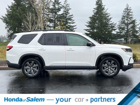 New 2025 Honda Pilot Sport image 8