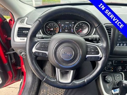 Used 2018 Jeep Compass Latitude w/ Popular Equipment Group AWD/4WD image 9