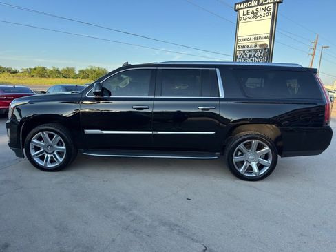 Used 2019 Cadillac Escalade ESV Luxury image 8