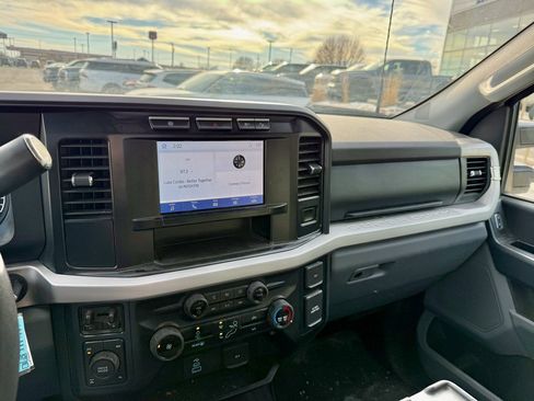 Used 2023 Ford F250 XLT w/ FX4 Off-Road Package image 15