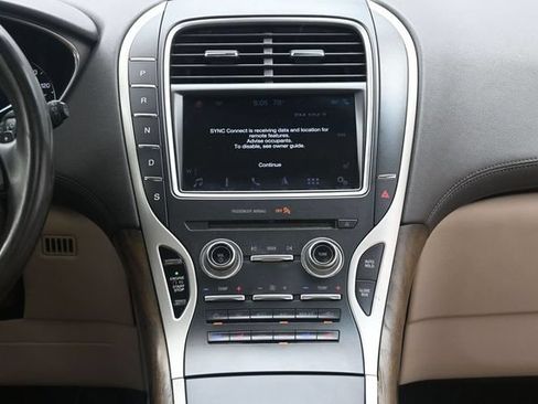 Used 2018 Lincoln MKX Reserve w/ Lincoln MKX Climate Package AWD/4WD image 28