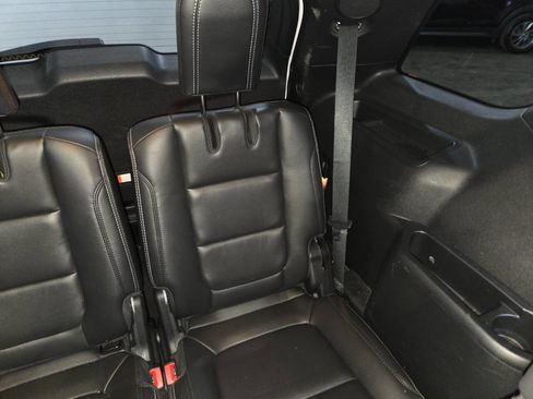 Used 2017 Ford Explorer Limited image 26