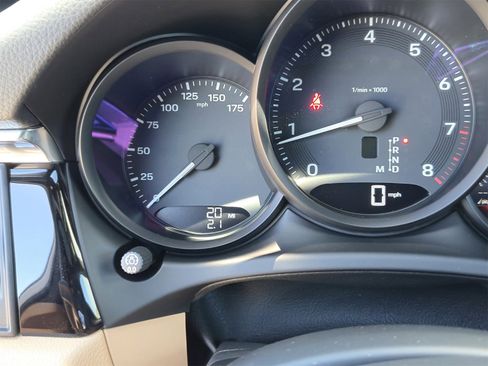 New 2025 Porsche Macan image 24