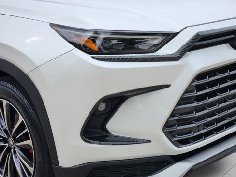 Used 2024 Toyota Grand Highlander AWD Hybrid image 33