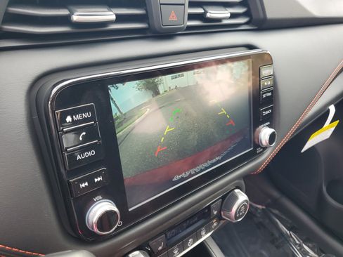 New 2025 Nissan Versa SR w/ Trunk Package image 27