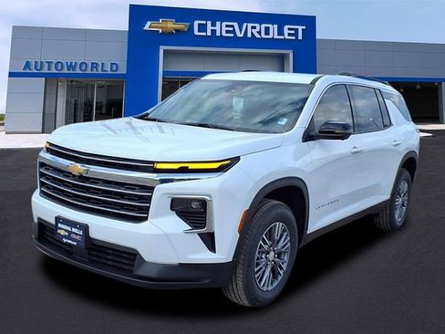 New 2026 Chevrolet Traverse LT w/ Driver Confidence Package image 3