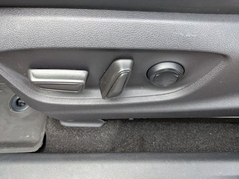 Certified 2023 Toyota Crown Limited image 17