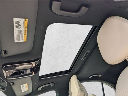 Used 2025 Mercedes-Benz C 300 Sedan image 15