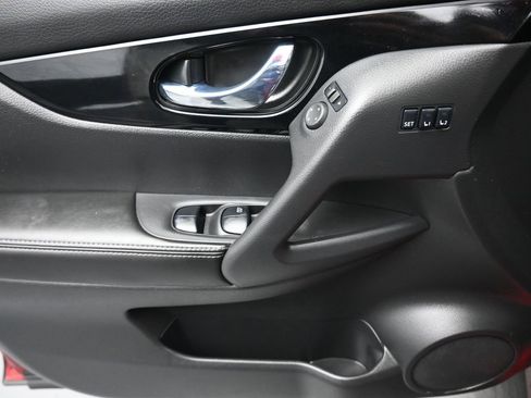 Used 2022 Nissan Rogue Sport SL w/ Premium Package image 10