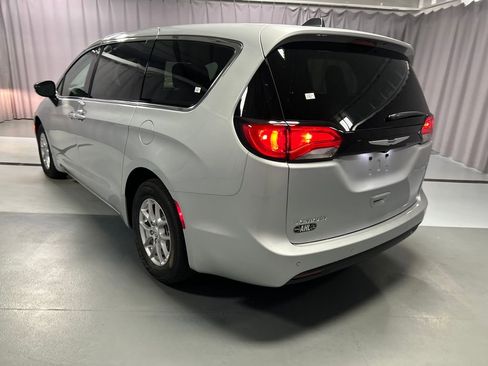 New 2026 Chrysler Voyager LX image 5