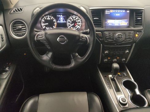 Used 2019 Nissan Pathfinder SL AWD/4WD image 22