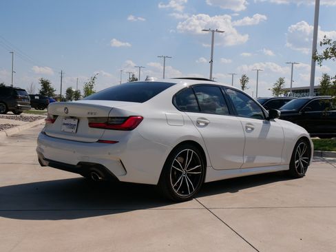 Used 2019 BMW 330i Sedan w/ M Sport Package RWD image 9