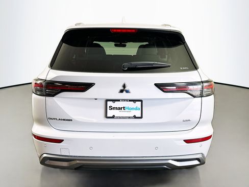 Used 2025 Mitsubishi Outlander SEL image 6