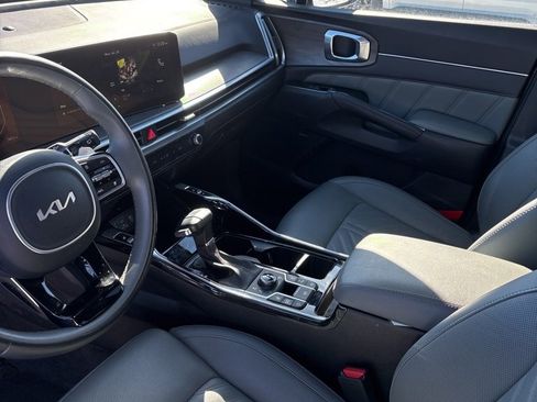 Used 2024 Kia Sorento SX Prestige w/ Sage Leather Package image 9