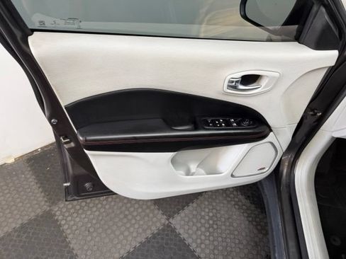 Used 2018 Jeep Compass Limited w/ Navigation Group AWD/4WD image 19
