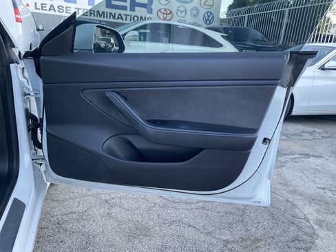 Used 2019 Tesla Model 3 Standard Range image 25