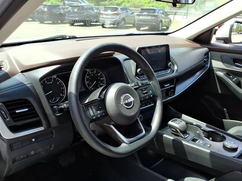 Used 2023 Nissan Rogue SV AWD/4WD image 6