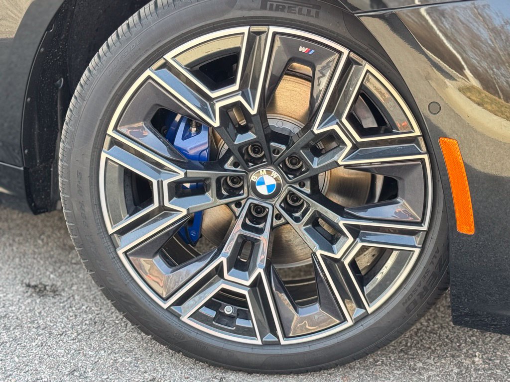 Used 2026 BMW 530i xDrive w/ M Sport Package AWD/4WD image 7