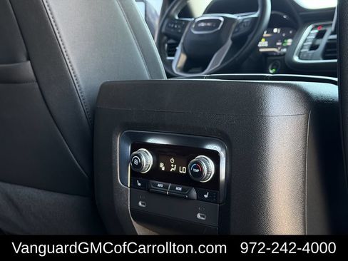 Used 2022 GMC Yukon SLT w/ SLT Premium Package AWD/4WD image 39