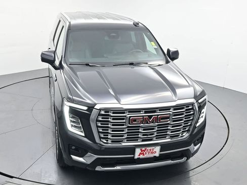 Used 2025 GMC Yukon XL Denali image 4