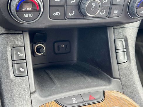 Used 2017 GMC Acadia SLE w/ LPO, Floor Liner Package AWD/4WD image 31
