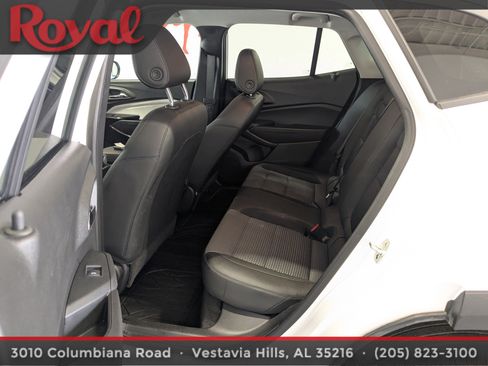 Used 2024 Chevrolet Trax LT w/ Driver Confidence Package image 14