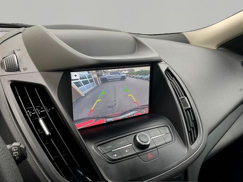 Used 2019 Ford Escape SE FWD image 14