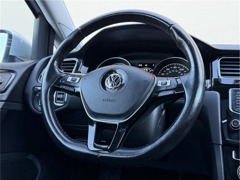 Used 2017 Volkswagen Golf S image 13