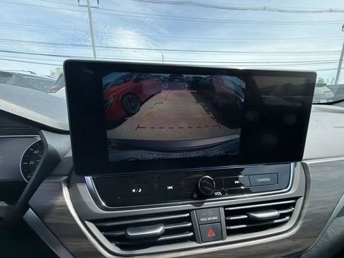 New 2026 Nissan Altima 2.5 SV image 17