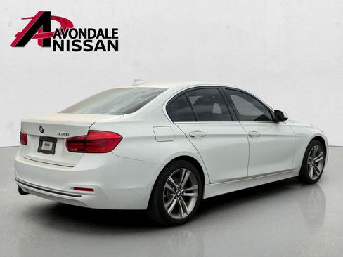 Used 2018 BMW 330i Sedan w/ Convenience Package RWD image 4