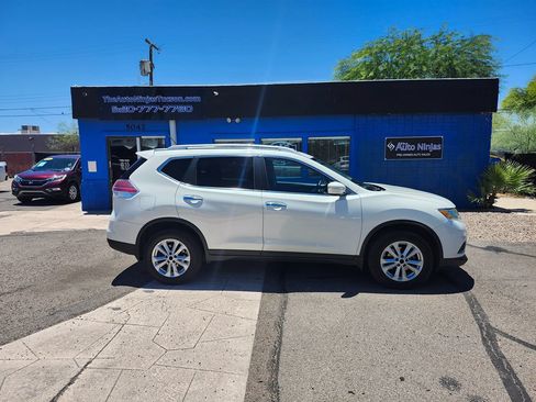 Used 2015 Nissan Rogue SV w/ SV Moonroof Package AWD/4WD image 7