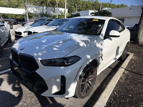 Used 2025 BMW X6 xDrive40i w/ Executive Package AWD/4WD image 3