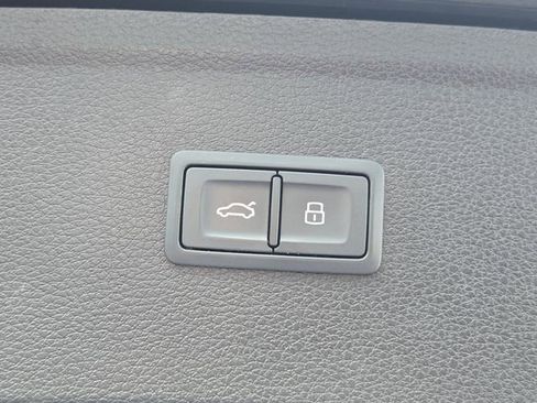 Used 2023 Audi Q5 2.0T Premium w/ Convenience Package image 30