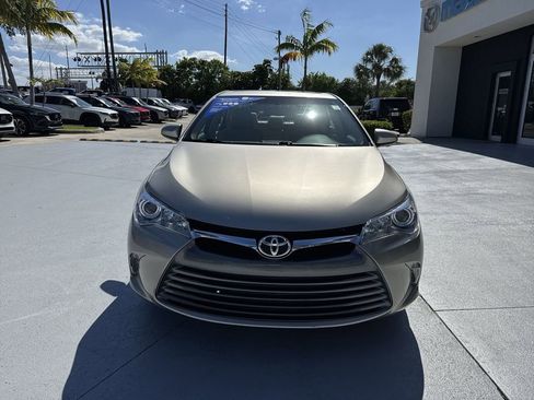 Used 2017 Toyota Camry FWD image 8
