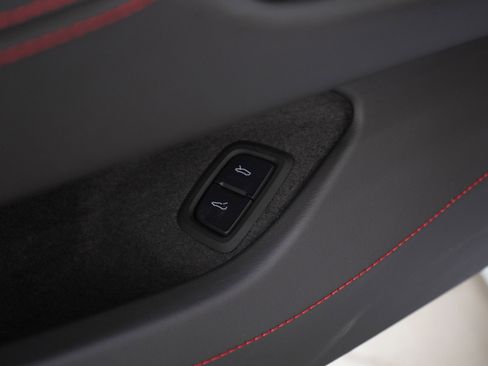 Used 2023 Chevrolet Corvette Stingray Preferred Cpe w/ Z51 Performance Package image 24