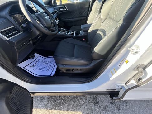 New 2025 Mitsubishi Outlander SEL Black Edition image 12