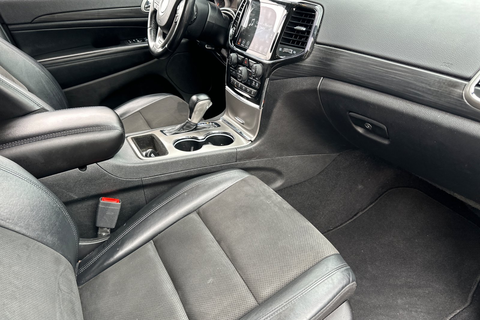 Used 2021 Jeep Grand Cherokee Laredo X AWD/4WD image 16