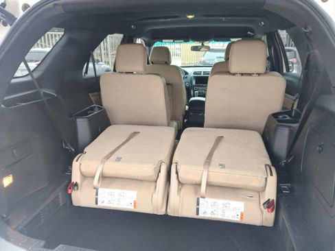 Used 2016 Ford Explorer XLT w/ Equipment Group 202A image 16