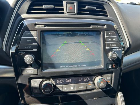 Used 2017 Nissan Maxima SR w/ Midnight Edition image 14