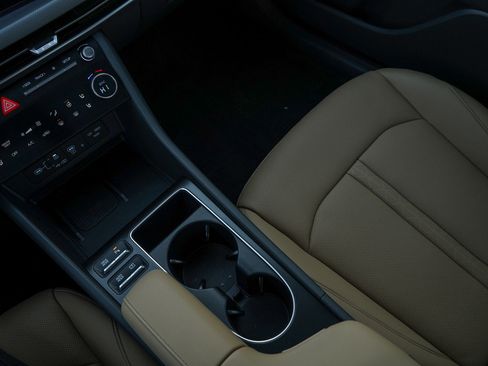 New 2025 Hyundai Sonata Limited image 24