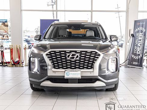 Used 2020 Hyundai Palisade SEL w/ Premium Package FWD image 2