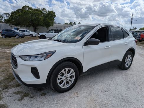 Used 2023 Ford Escape Active AWD/4WD image 8