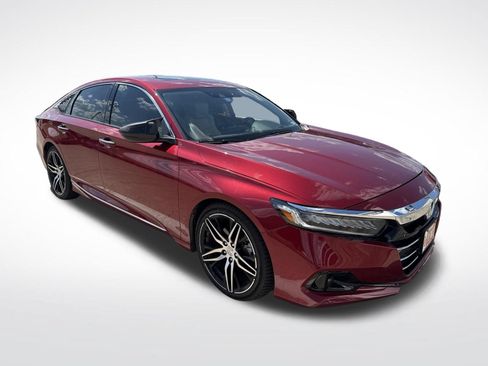 Used 2021 Honda Accord Touring image 2