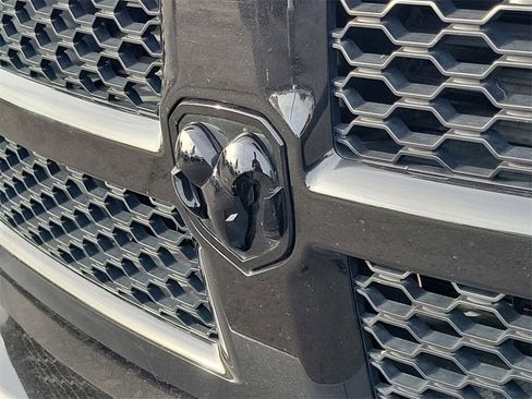 Used 2018 RAM 1500 Big Horn image 28