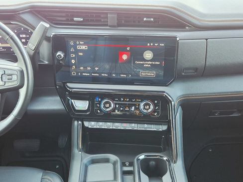 Used 2024 GMC Sierra 2500 AT4 w/ AT4 Premium Plus Package AWD/4WD image 20