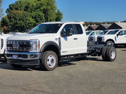 New 2025 Ford F550 4x4 SuperCab Super Duty image 8
